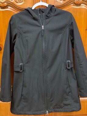 Free Tech Black Softshell Jacket Hooded Zip Waist Detail Size Small